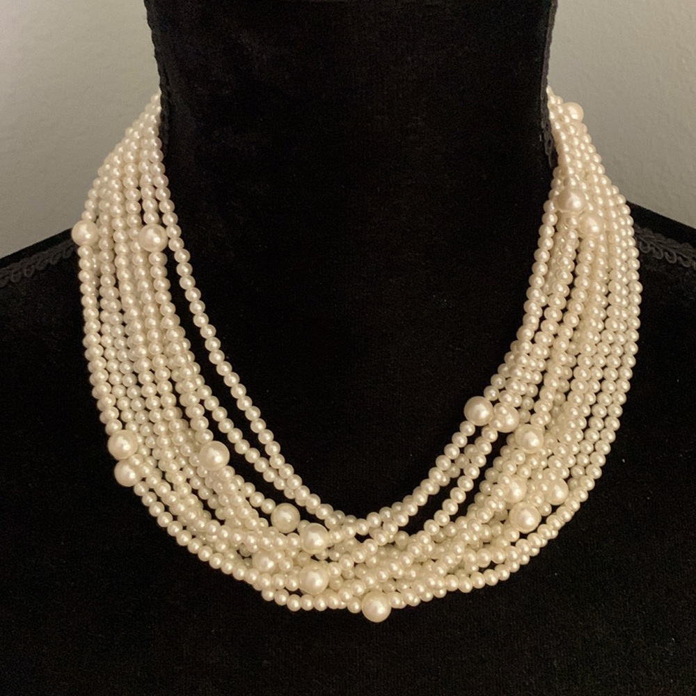 Vintage faux pearl necklace